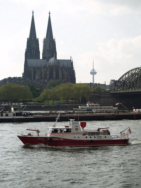 Uebungsfahrt Loeschboot und Ursula P47.JPG